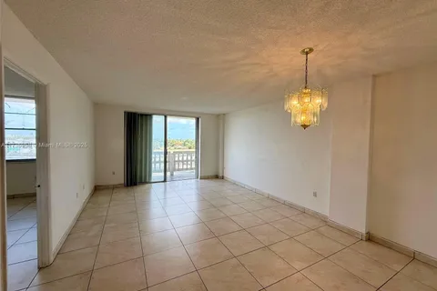 15600 NW 7th Ave # 807, Miami FL 33169