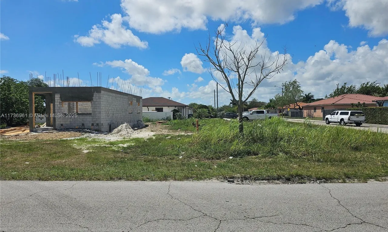 12228 SW 220th St, Miami FL 33170