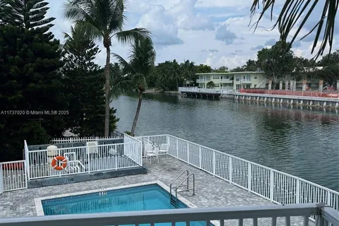 1233 Marseille Dr # 12, Miami Beach FL 33141