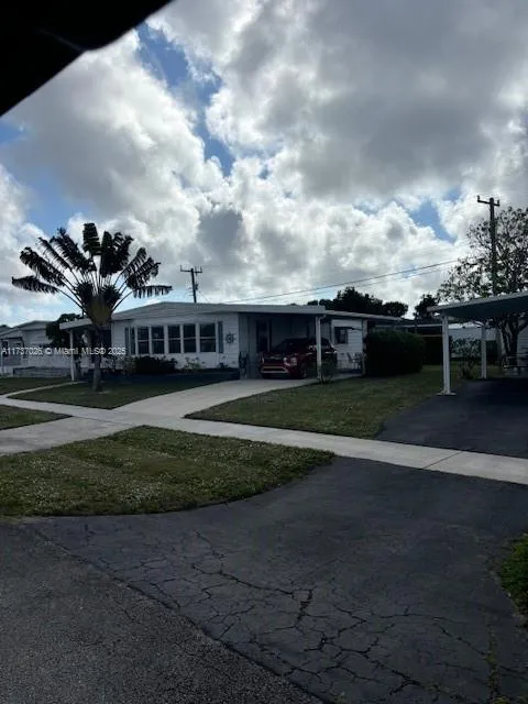 4218 Meadow View Dr, Boynton Beach FL 33436