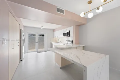 619 Michigan Ave # 4, Miami Beach FL 33139