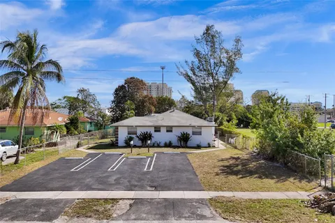 400 NE 2nd St, Boynton Beach FL 33435