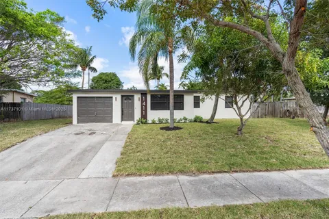 1411 NE 41st Ct, Pompano Beach FL 33064