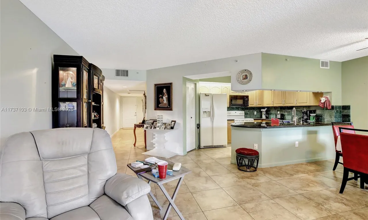 12650 SW 15th St # 111F, Pembroke Pines FL 33027