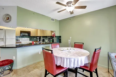 12650 SW 15th St # 111F, Pembroke Pines FL 33027