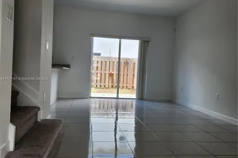2693 SE 19th St, Homestead FL 33035