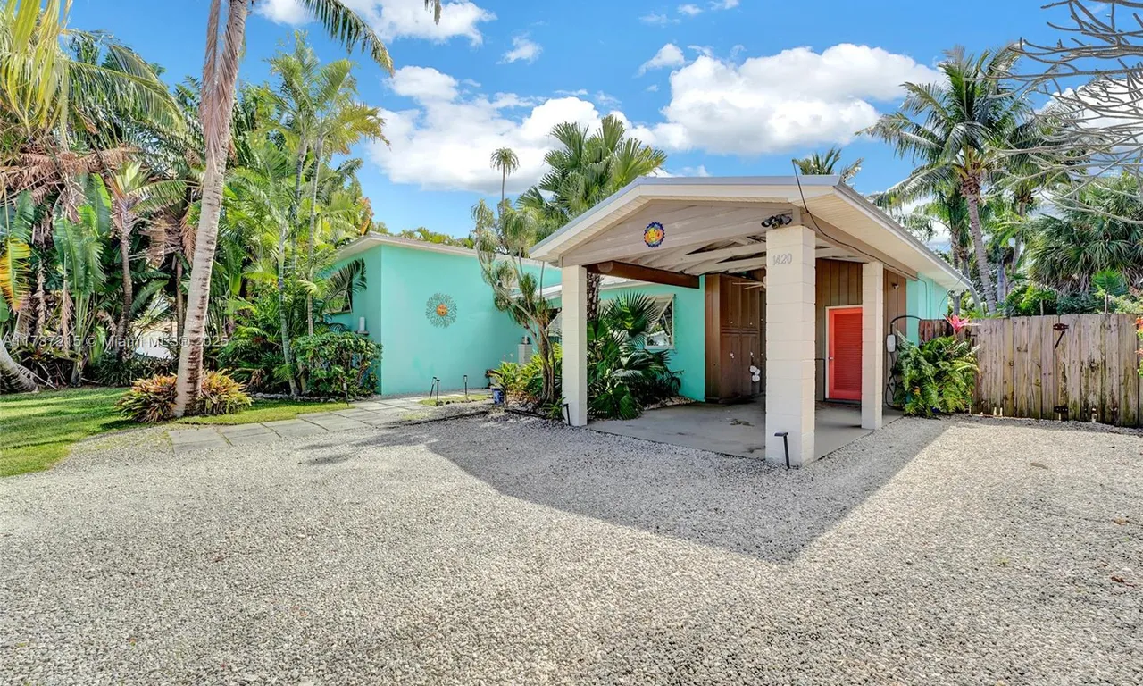 1420 Carandis Cir, Lake Clarke Shores FL 33406