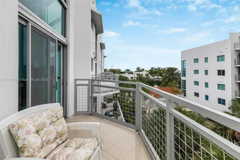 7728 Collins Ave # 16, Miami Beach FL 33141