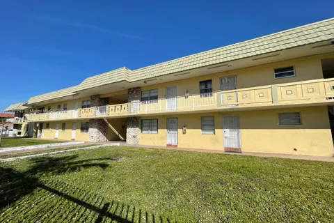 505 NW 177th St # 111, Miami Gardens FL 33169