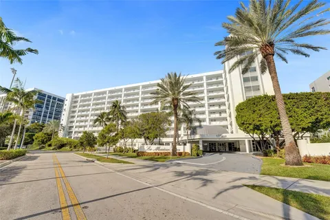 17700 N Bay Rd # 608, Sunny Isles Beach FL 33160