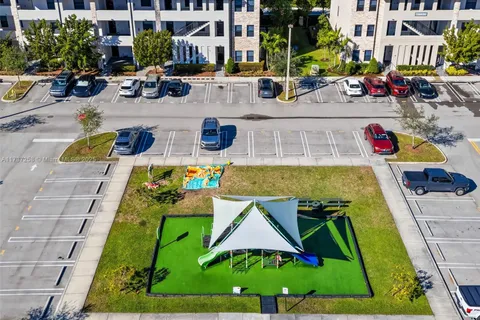 7825 NW 104th Ave # 23, Doral FL 33178