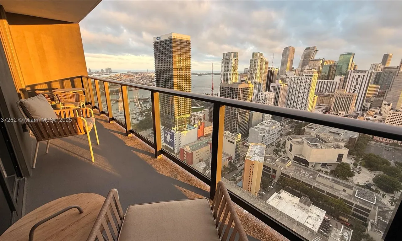 601 NE 1ST AVE # 3807, Miami FL 33132