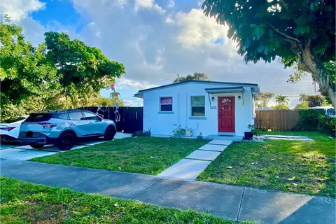 3701 SW 45th Ter, West Park FL 33023