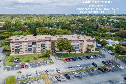7300 NW 17th St # 210, Plantation FL 33313