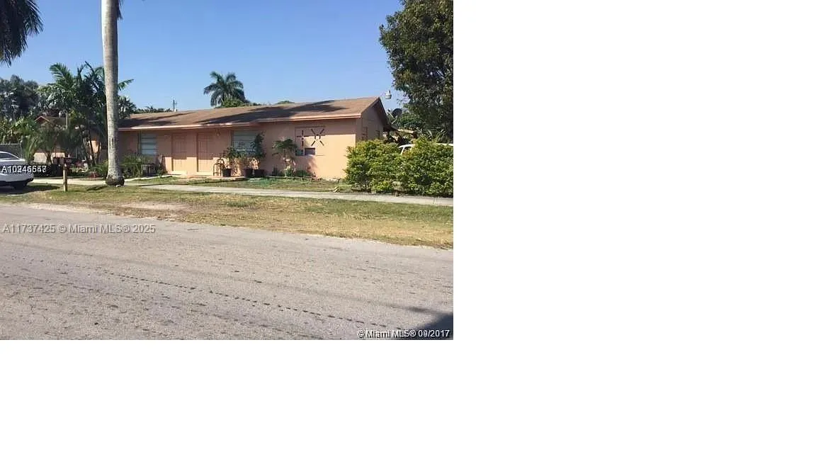 909 SW 1st St, Florida City FL 33034