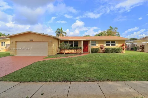 10931 NW 18th St, Pembroke Pines FL 33026