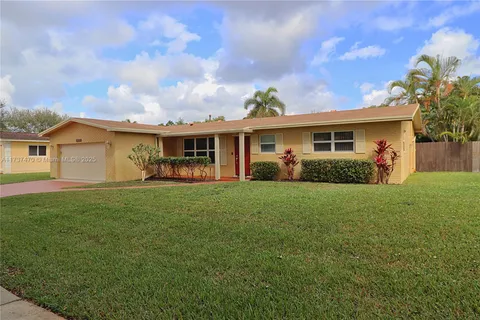 10931 NW 18th St, Pembroke Pines FL 33026