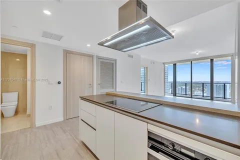 1000 Brickell Plz # 3108, Miami FL 33131