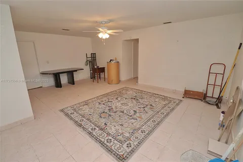 1621 NW 78th Way, Pembroke Pines FL 33024