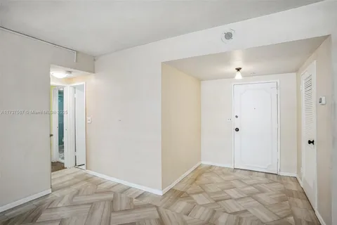 5825 Collins Ave # 6E, Miami Beach FL 33140