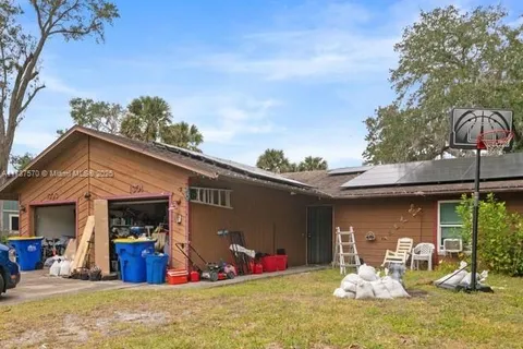 1303 Bond St, Other City - In The State Of Florida FL 32132