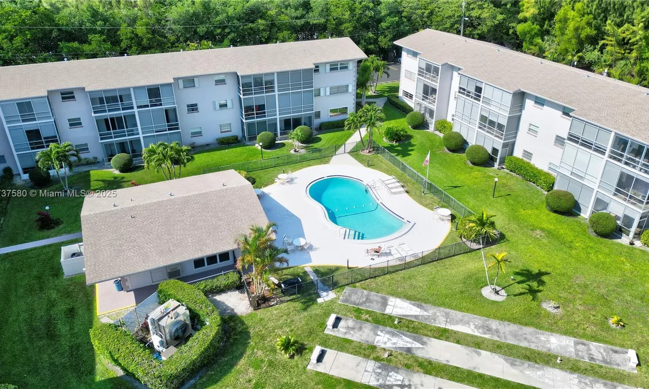 700 Layne Blvd # 113, Hallandale Beach FL 33009