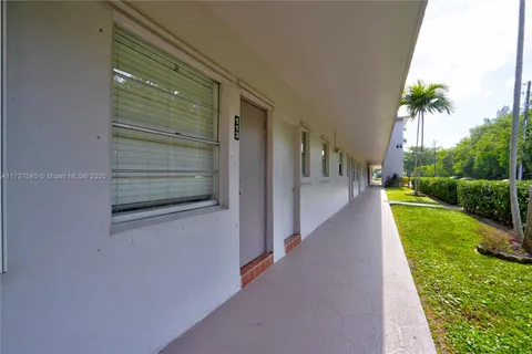 700 Layne Blvd # 113, Hallandale Beach FL 33009
