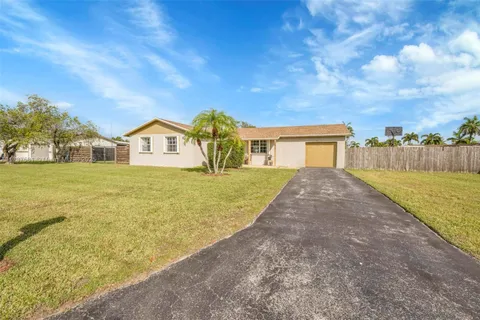 15811 SW 284th St, Homestead FL 33033