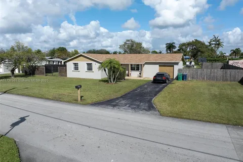 15811 SW 284th St, Homestead FL 33033