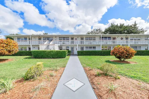 143 Oakridge J # 143, Deerfield Beach FL 33442