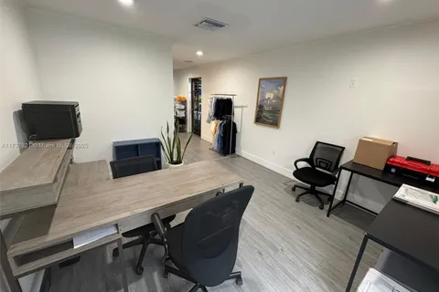 5520 NW 72nd Ave # 5520, Miami FL 33166