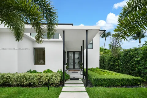 795 Lakeview Dr, Miami Beach FL 33140