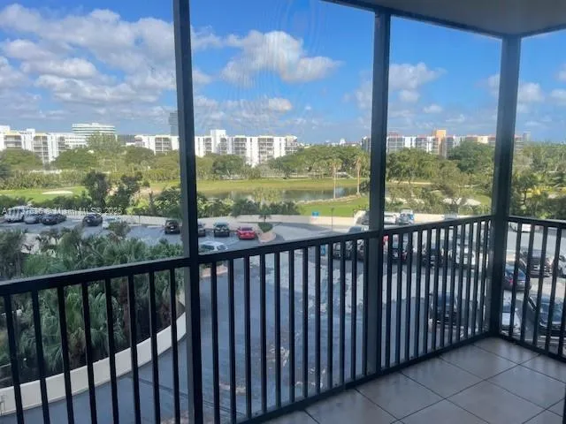 20301 W Country Club Dr # 621, Aventura FL 33180