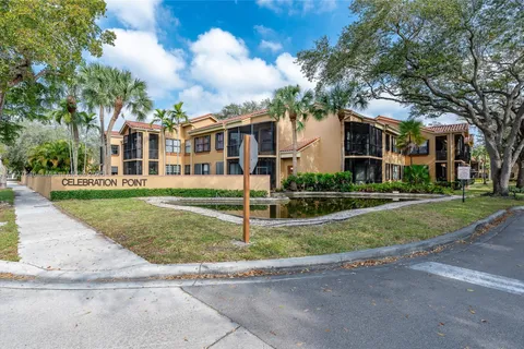 15579 N Miami Lakeway N # 208, Miami Lakes FL 33014