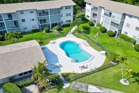 700 Layne Blvd # 113, Hallandale Beach FL 33009