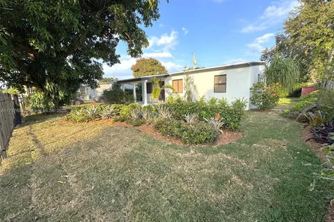 9555 NW 33rd Ave, Miami FL 33147