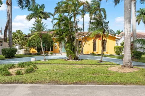 1407 Coolidge St, Hollywood FL 33020