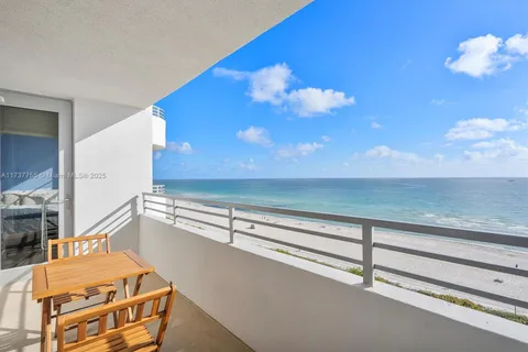 5555 Collins Ave # 11E, Miami Beach FL 33140