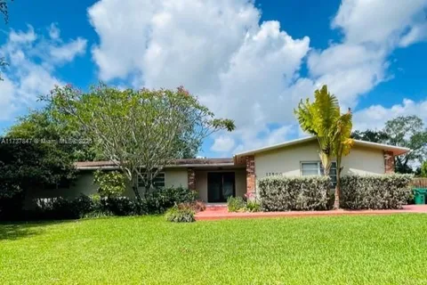 17500 SW 89th Ct, Palmetto Bay FL 33157