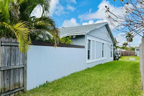 10366 SW 205th Ter, Cutler Bay FL 33189