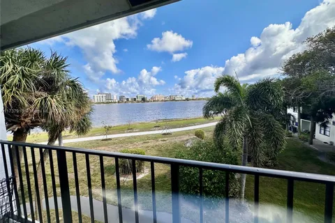 752 Executive Center Dr # 37, West Palm Beach FL 33401