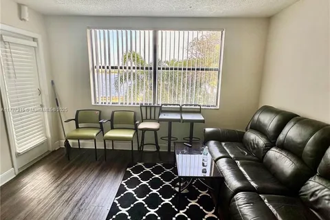 752 Executive Center Dr # 37, West Palm Beach FL 33401