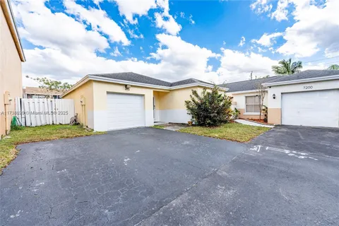 4450 SW 72nd Way, Davie FL 33314