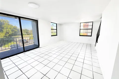 1746 NW 55th Ave # 203, Lauderhill FL 33313