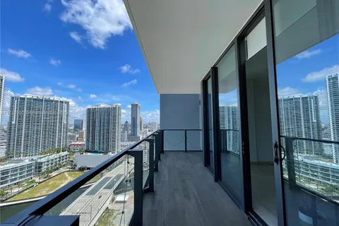 68 SE 6th St # 2408, Miami FL 33131