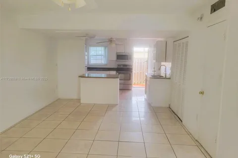 1521 NE 150th St # 103, Miami FL 33161