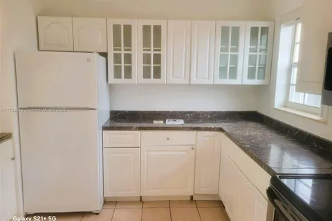 1521 NE 150th St # 103, Miami FL 33161