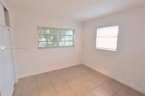 412 SW 10th St, Hallandale Beach FL 33009