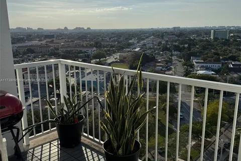1 Glen Royal Pkwy # 1609, Miami FL 33125