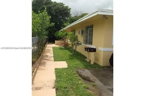 8100 NE 1st Ave # 3, Miami FL 33138